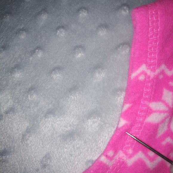 5/$20 Baby girl Carter's vest snowflakes 6 months - Picture 9 of 16